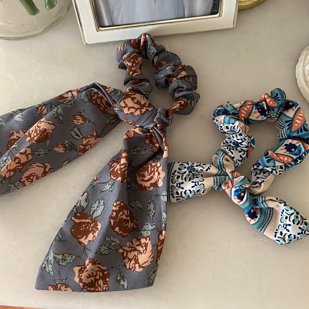 Set of 2 J Crew scrunchies